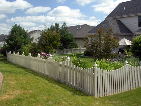 FT-P06  Scalloped Picket Fence